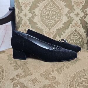 4/$20 Black Elegant Heels with Classic Design